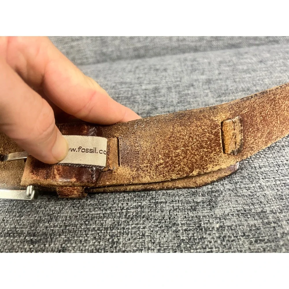 Fossil Mens Distressed Brown Genuine Leather Belt Size 42 MB1250 200 42